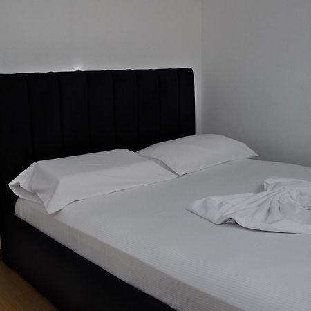 Albjona Guesthouse 티라나 외부 사진