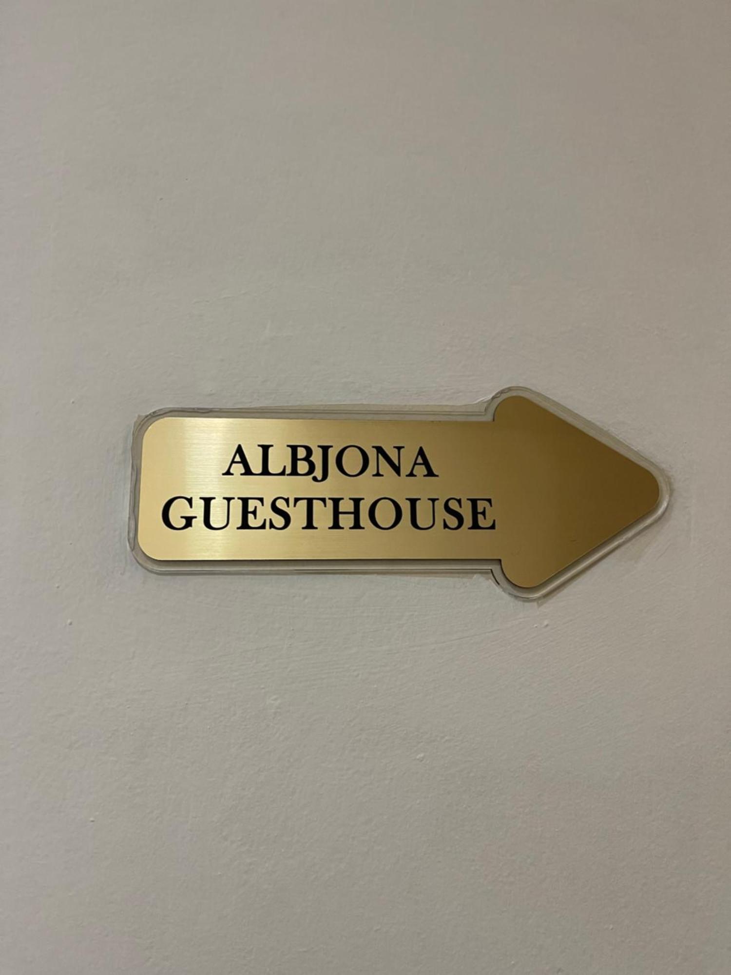 Albjona Guesthouse 티라나 외부 사진