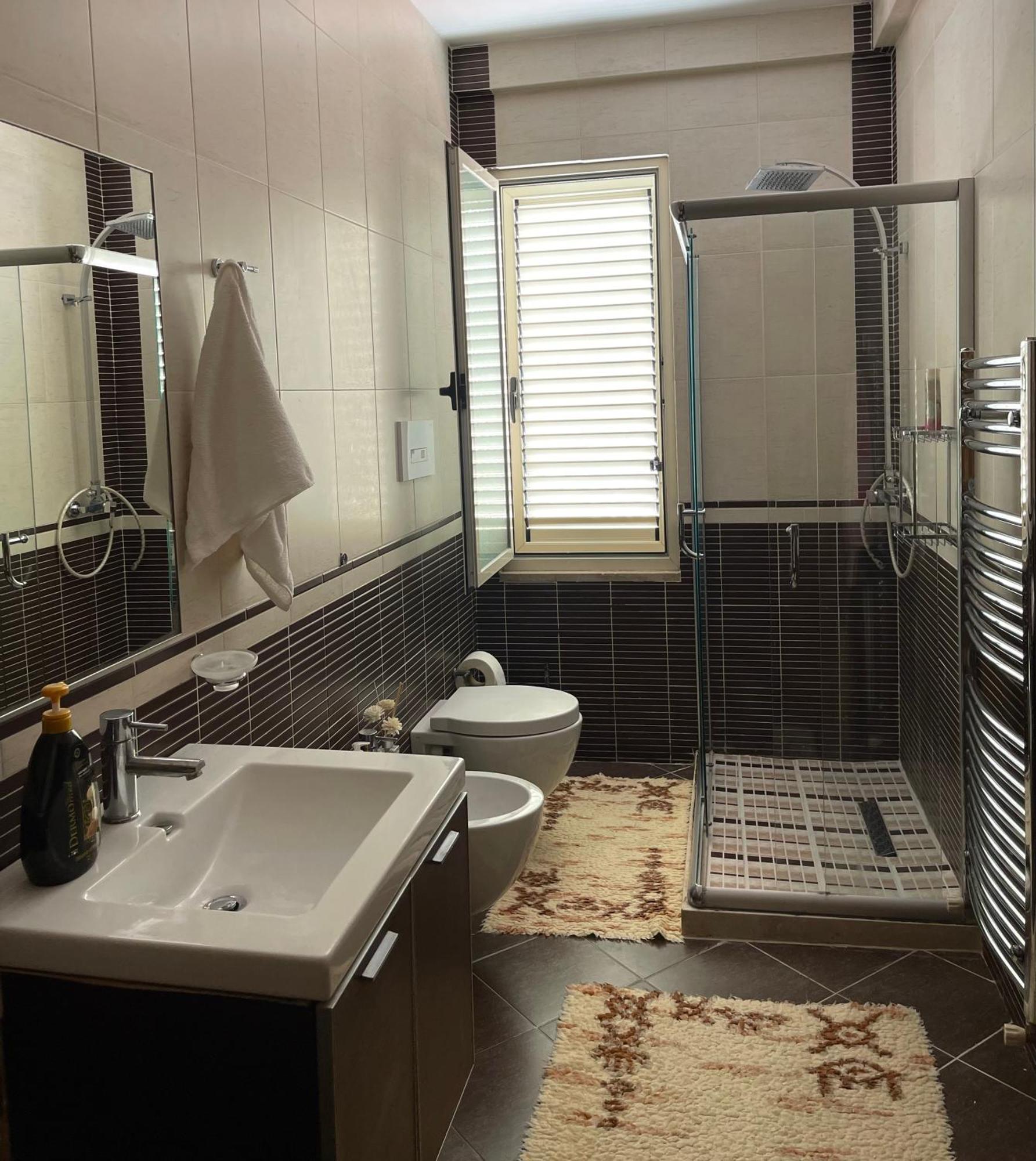 Albjona Guesthouse 티라나 외부 사진