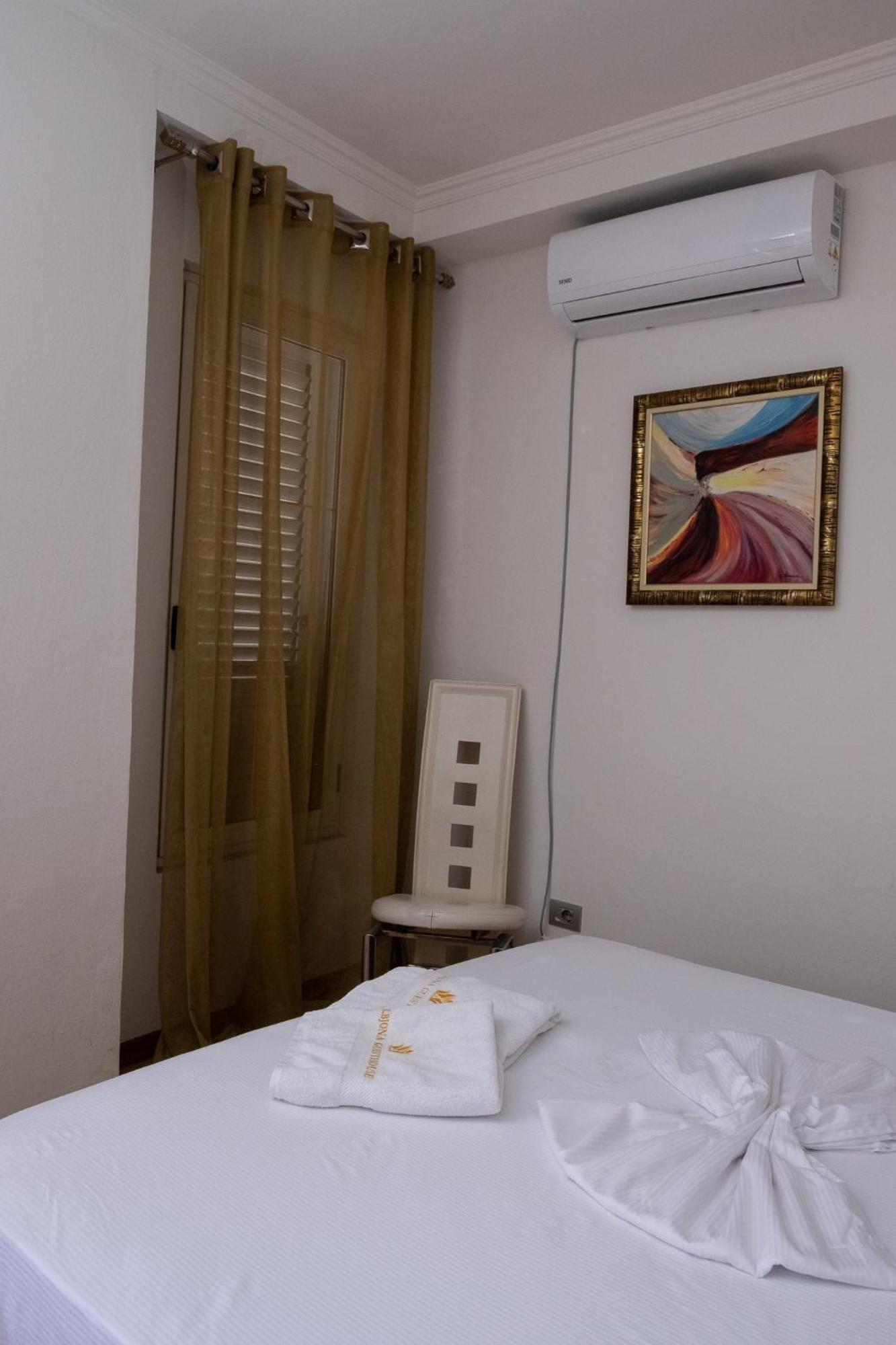 Albjona Guesthouse 티라나 외부 사진