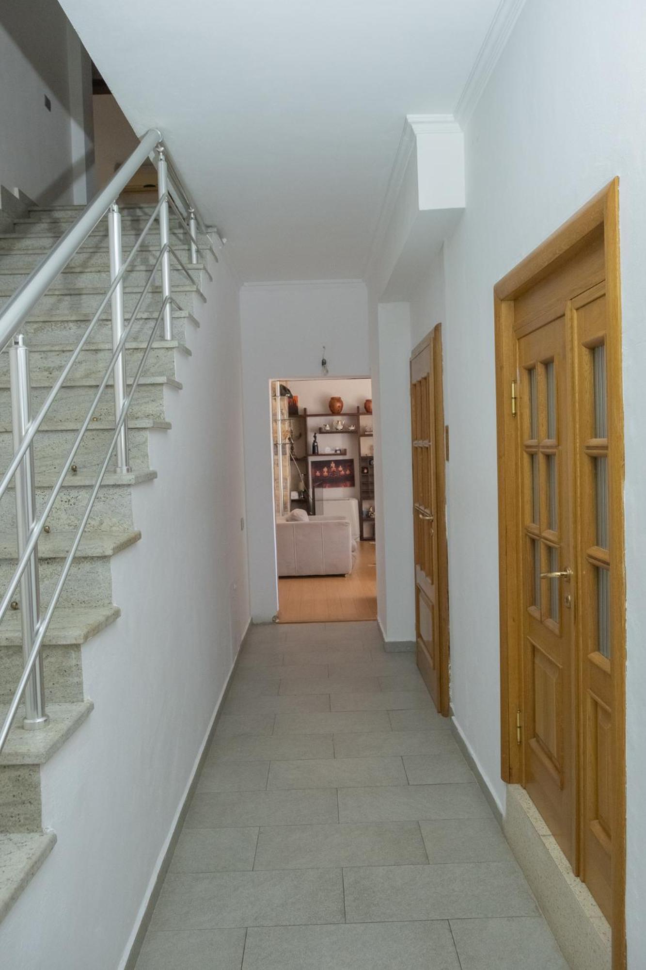Albjona Guesthouse 티라나 외부 사진