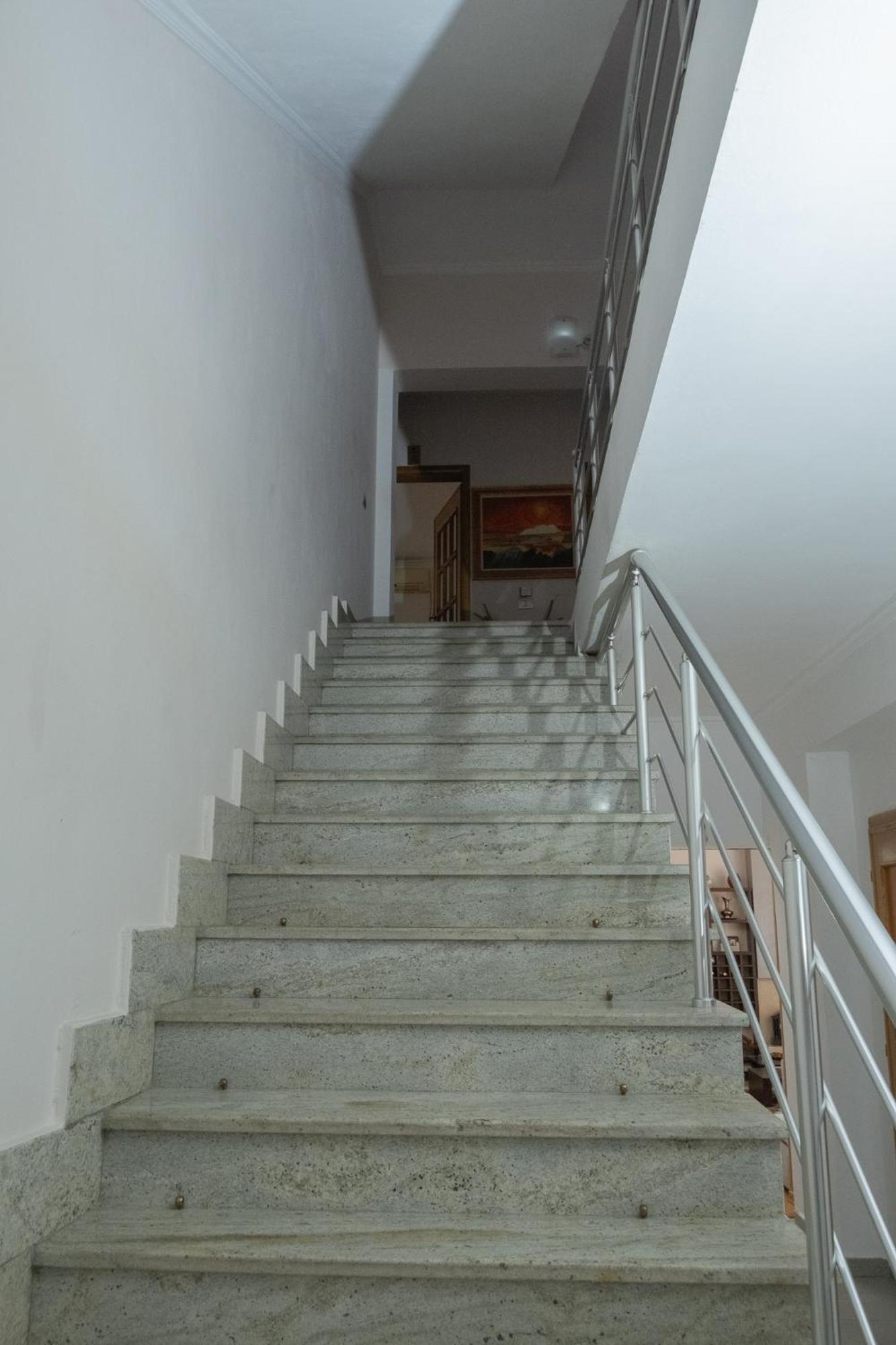 Albjona Guesthouse 티라나 외부 사진