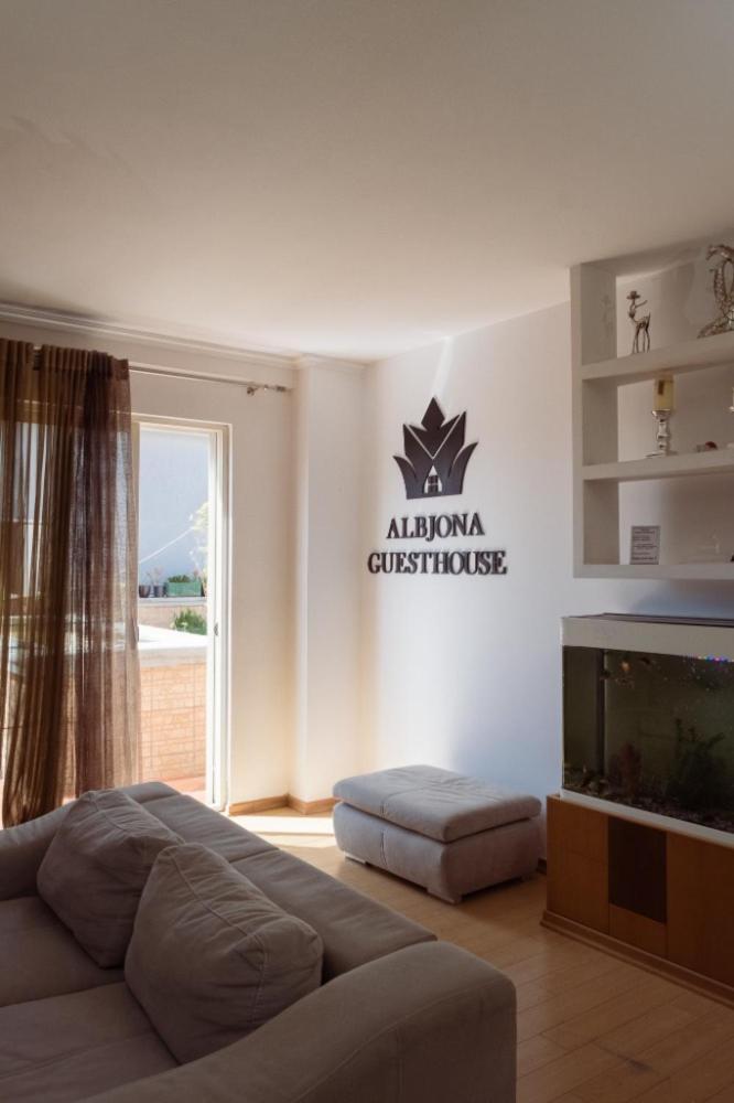 Albjona Guesthouse 티라나 외부 사진